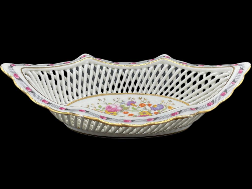 LIMOGES FRANCE  PORCELAIN CANDY DISH (1 of 3)