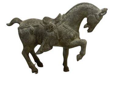 CHINESE TANG HORSE CAST BRONZE SCULPTURE 11": VINTAGE CHINESE TANG HORSE CAST BRONZE SCULPTURE-9" X 11" X 5" APPROX-VERY GOOD OVERALL CONDITION-THIS LOT MUST BE PICKED UP OFFSITEEL CID MARCH 9 FROM 12-3 OR AT AUCTION