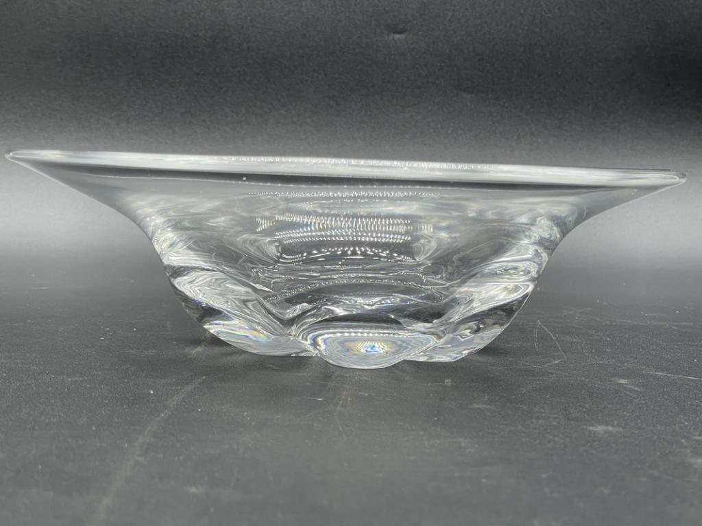 VTG ORREFORS SWEDEN CRYSTAL GLASS BOWL 10": VINTAGE ORREFORS SWEDEN CRYSTAL GLASS BOWL-3" X 10" APPROX-VERY GOOD CONDITION-DP22422