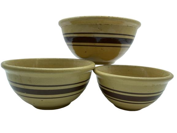 3 YELLOWWARE CERAMIC  NESTING BOWLS 9" (1 of 7)