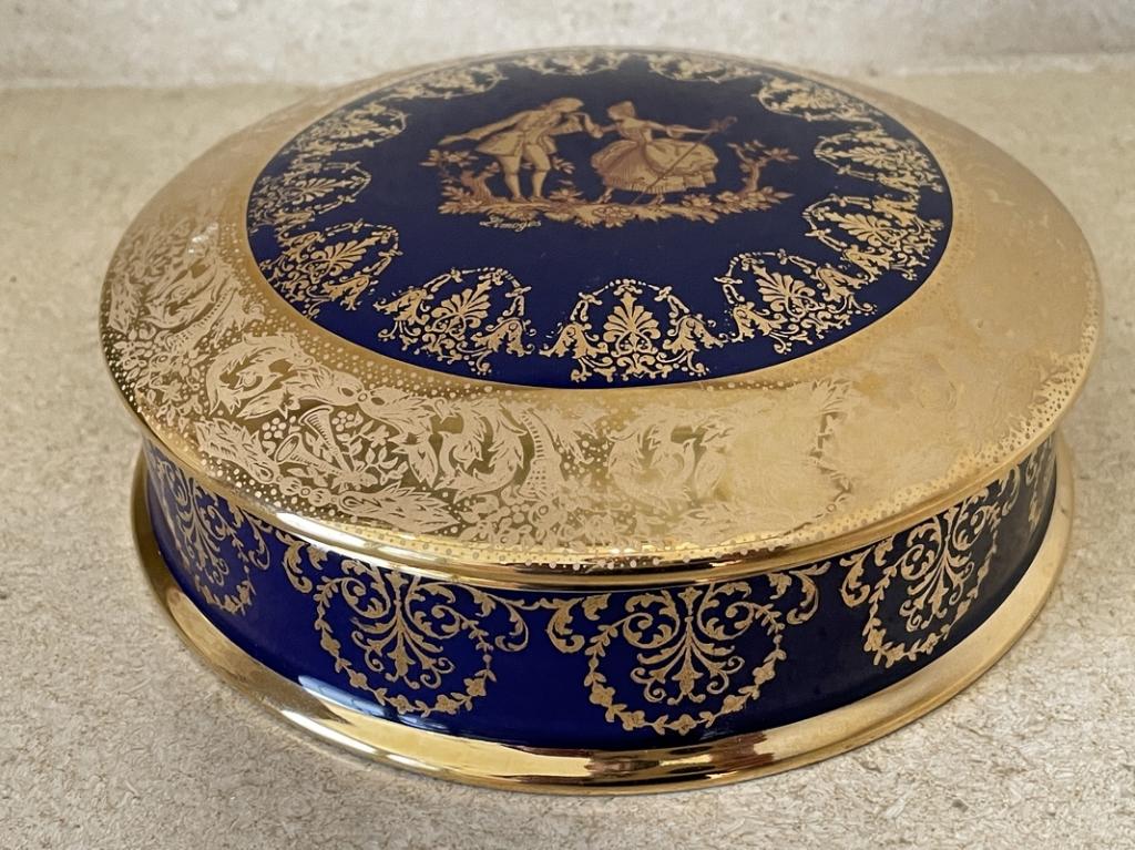LIMOGES COBALT & GOLD LIDDED TRINKET DISH 6" (1 of 7)