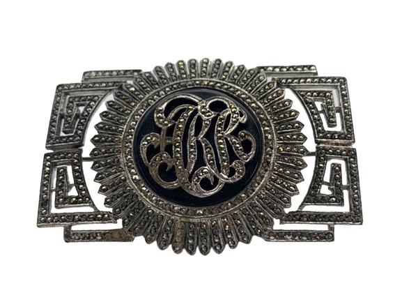 STERLING AND VINTAGE UNIQUE MARCASITE BROOCH: VINTAGE UNIQUE STERLING AND MARCASITE BROOCH