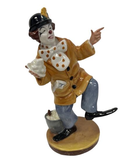 VTG ROYAL DOULTON "THE CLOWN" FIGURINE: VTG ROYAL DOULTON "THE CLOWN" FIGURINE