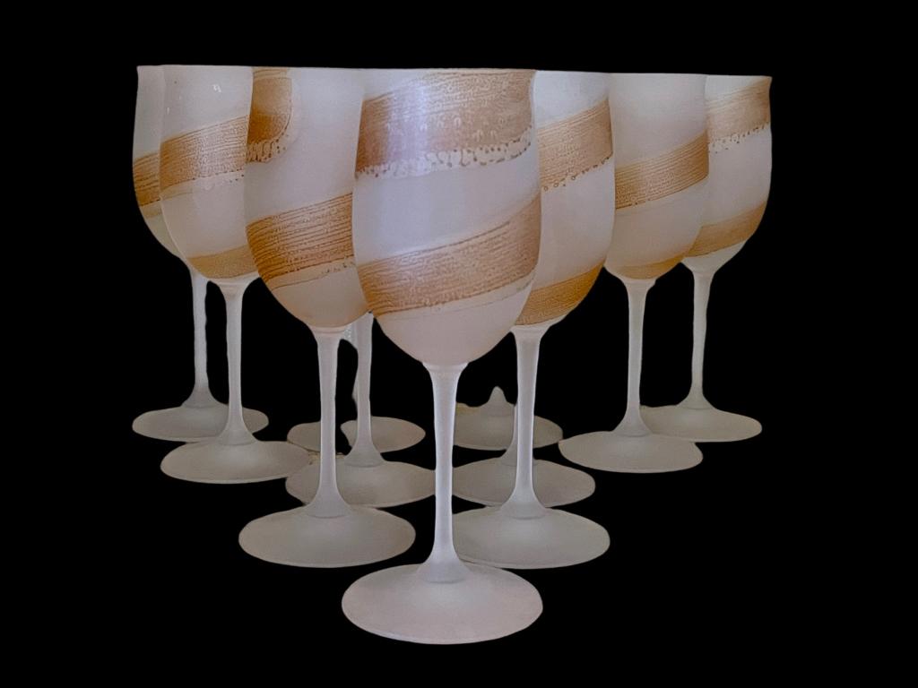 VINTAGE CREAM AND GOLD FROSTED WINE GLASSES: VINTAGE CREAM AND GOLD FROSTED WINE GLASSES THIS ITEM IS LOCATED OFF-SITE. All items must be picked up by appointment on Friday, April 15th or Saturday, April 16th. Off-site items are loca