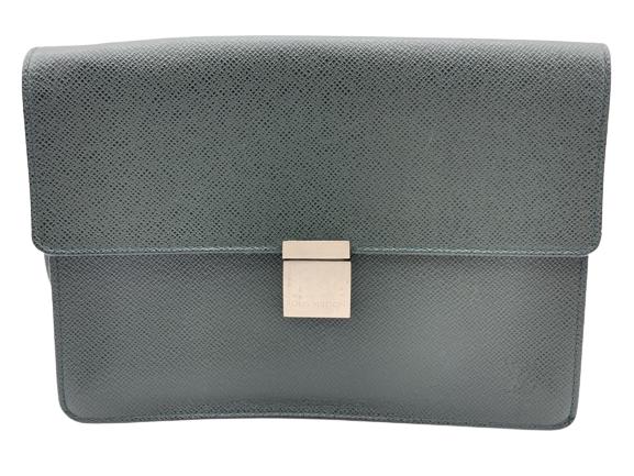 LOUIS VUITTON GREEN SELENGA CLUTCH (1 of 3)