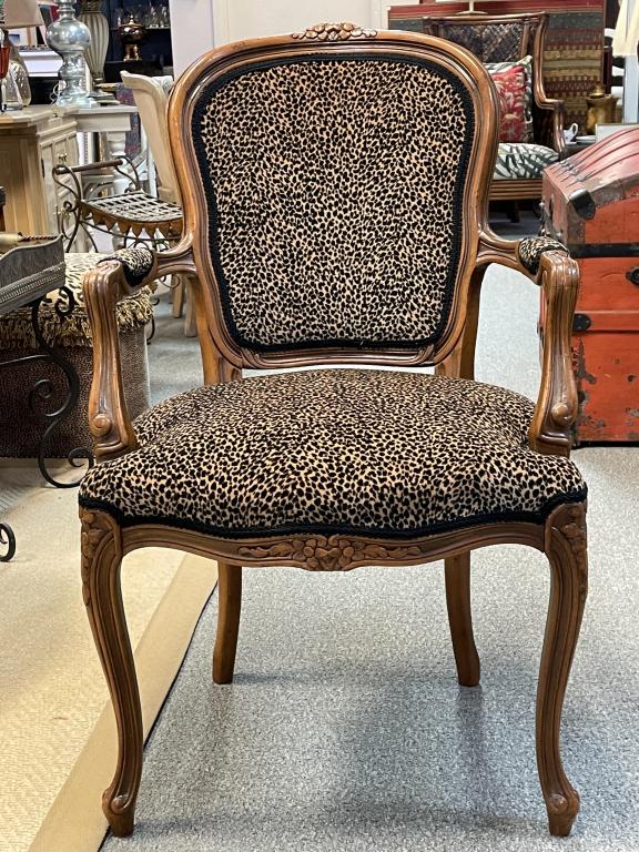 TRADITIONAL QUEEN ANNE OCCASIONAL SIDE CHAIR (1 of 7)