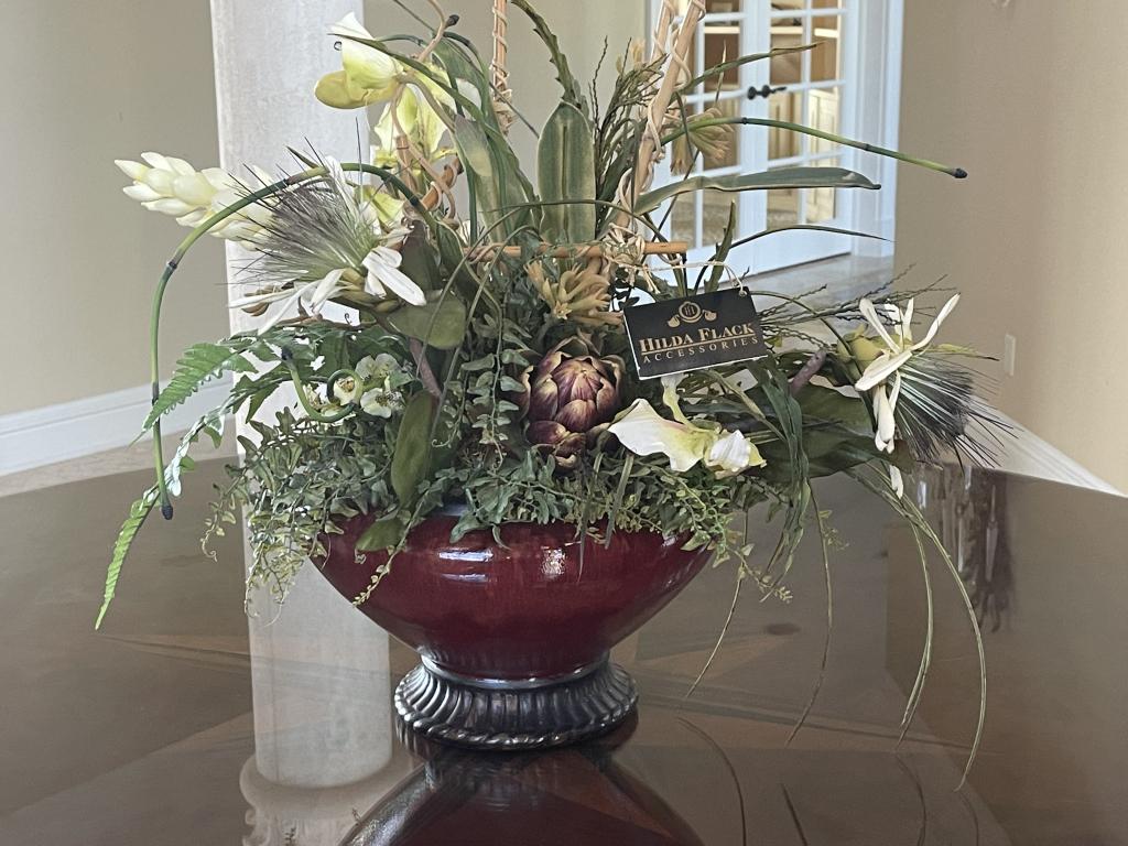 HILDA FLACK DESIGNER SILK FLORAL: --VERY GOOD PRE-OWNED CONDITION THIS ITEM IS LOCATED OFF-SITE. All items must be picked up by confirmed appointment on Friday, May 6th or Saturday, May 7th. Off-site items are located in a
