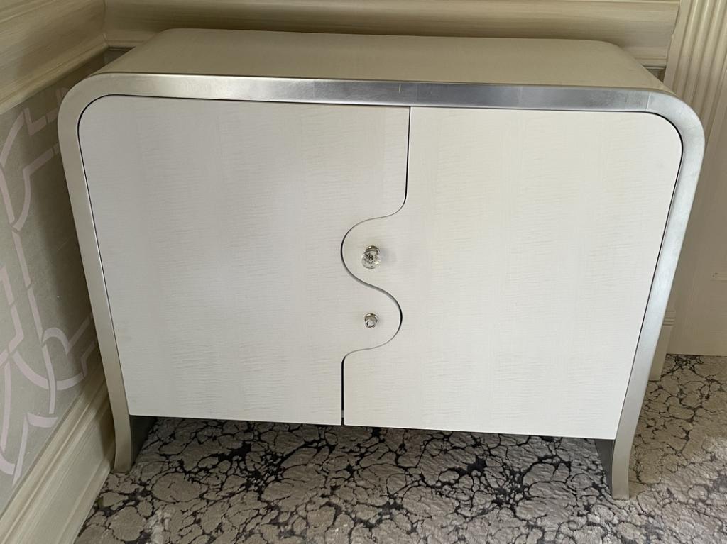 CARACOLE BY LEXINGTON FURNITURE END TABLE DRESSER: CARACOLE BY LEXINGTON FURNITURE ROUNDED CORNER END TABLE DRESSER | COASTAL MODERN WHITE WOOD HOME DECOR-32" X 39" X 14" APPROX-VERY GOOD OVERALL CONDITION WEAR CONSISTENT WITH AGE, SEE ALL PHOTOS-DP41