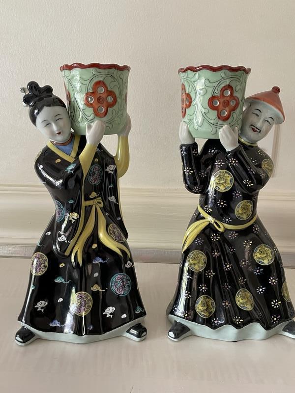 PAIR OF ASIAN STYLE PORCELAIN FIGURINES 14" (1 of 5)