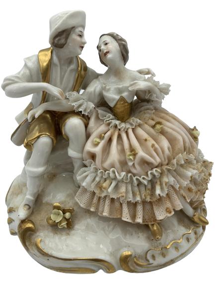 VTG DRESDEN STYLE PORCELAIN MAN & WOMAN FIGURINE (1 of 4)