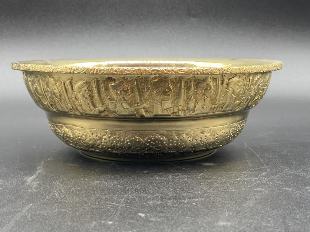 PERSIAN SILVERPLATE SERVEWARE FINGER BOWL 7": VINTAGE MIDDLE EAST PERSIAN GOLD SILVERPLATE SERVEWARE FINGER BOWL-7.5" DIAMETER APPROX-VERY GOOD OVERALL CONDITION WEAR CONSISTENT WITH AGE, SEE ALL PHOTOS-DP42022