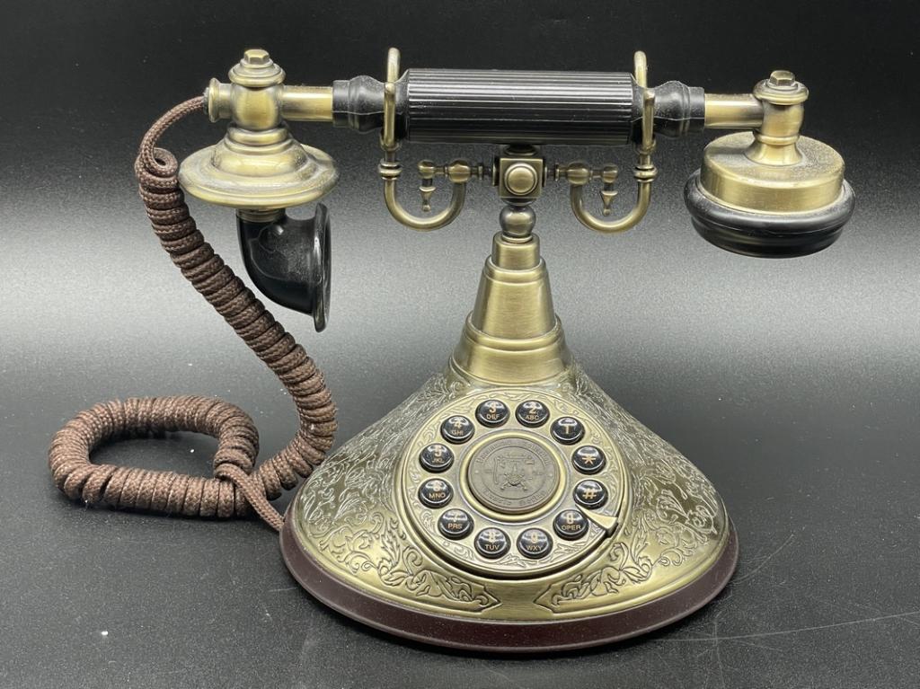 ANTIQUE ROTARY STYLE PARAMOUNT TABLE TOP TELEPHONE (1 of 5)