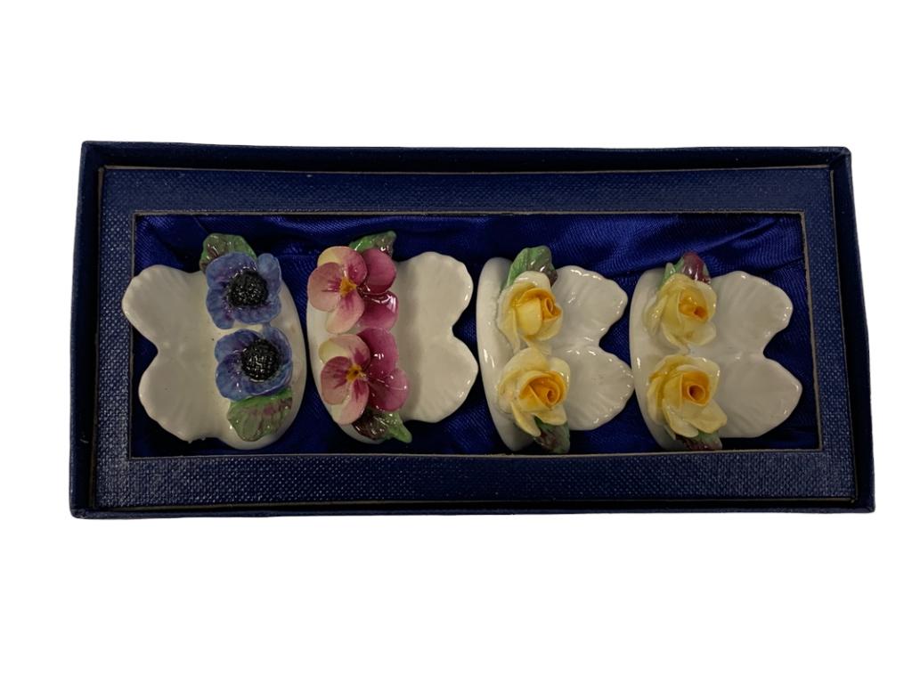 SET OF 4 AYNSLEY BONE CHINA CARD HOLDERS 7.5": SET OF 4 AYNSLEY BONE CHINA CARD HOLDERS W BOX-7.5" X 4" X 2"-VERY GOOD OVERALL CONDITION, WEAR CONSISTENT WITH AGE AND USE, SEE ALL PHOTOS-EH42222