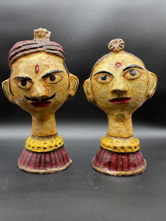 VINTAGE PAPER MACHE INDIAN MAN & WOMAN BUST 15" (1 of 5)