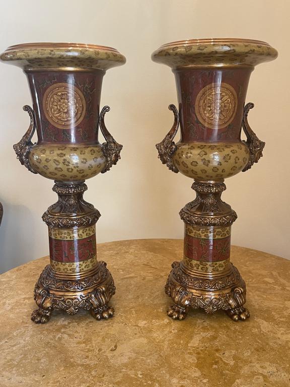 HILDA FLACK PAIR OF DECORATIVE URNS: HILDA FLACK PAIR OF DECORATIVE URNS
