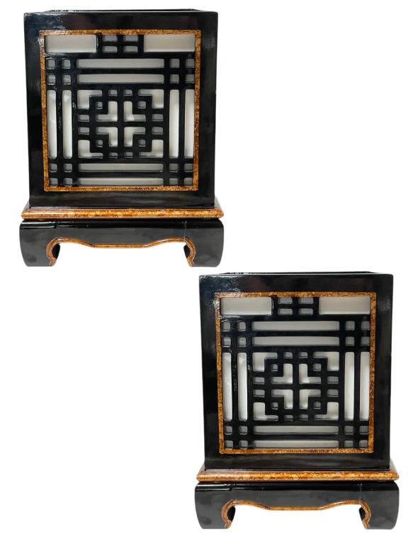 BLACK LACQUER JAPANESE BEDSIDE TABLE LAMPS, PAIR (1 of 6)
