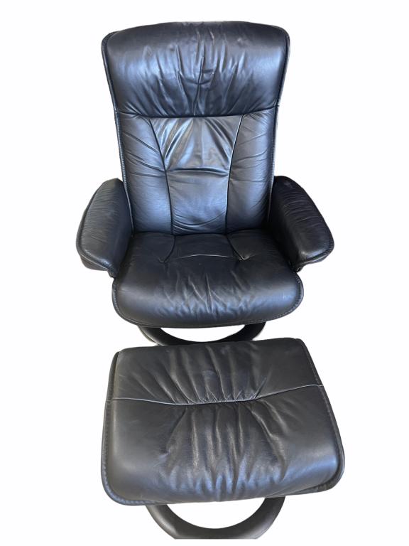 EKORNES STRESSLESS LEATHER LOUNGE CHAIR & OTTOMAN (1 of 5)