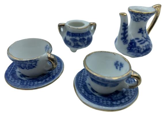 6 PIECE VINTAGE MINIATURE BLUE & GOLD TEA SET (1 of 4)