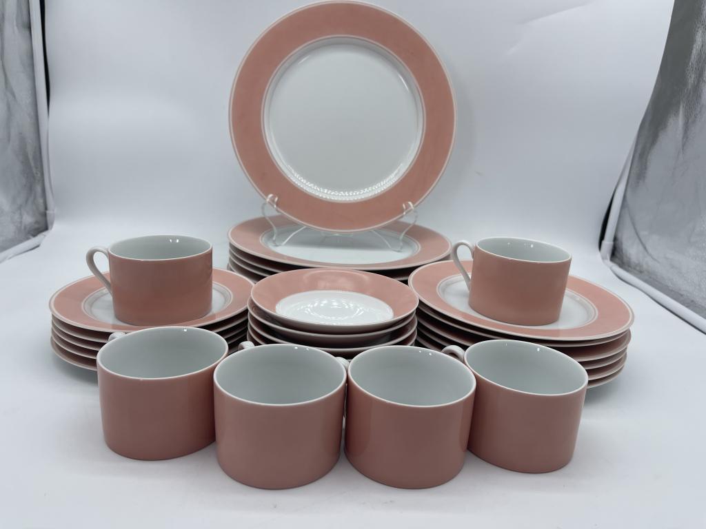 FITZ FLOYD COASTAL "RONDELET" CHINA SERVICE (1 of 1)