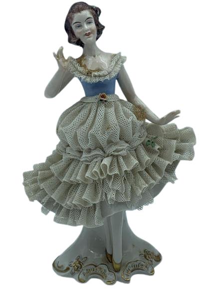 VINTAGE DRESDEN LADY DANCER PORCELAIN FIGURINE (1 of 4)