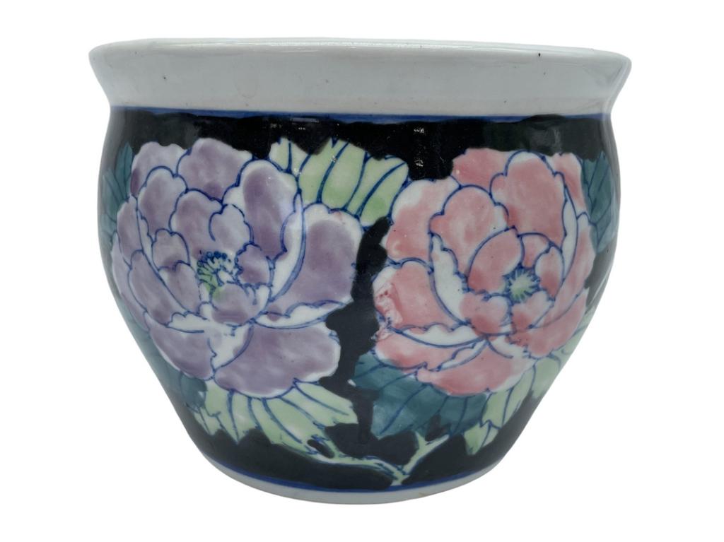 VINTAGE ASIAN STYLE LOTUS PLANTER 6": VINTAGE ASIAN STYLE LOTUS PLANTER | COLLECTIBLE CHINOISERIE HOME DECOR -4.5" X 6" DIAMETER APPROX-VERY GOOD OVERALL CONDITION WEAR CONSISTENT WITH AGE AND USE, SEE ALL PHOTOS-DP42922