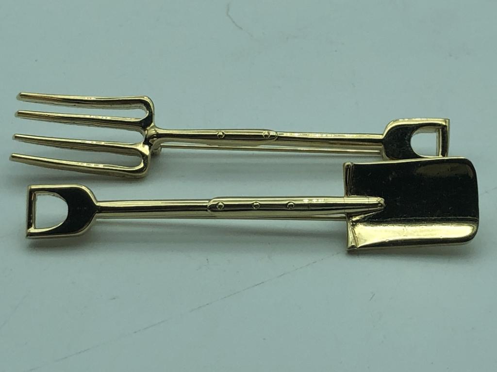 CAROLEE GOLD TONE PITCHFORK SHOVEL PINS: CAROLEE GOLD TONE PITCHFORK SHOVEL PINS - Pair of Pitchfork and Shovel Lapel Pins- Good Used Condition Consistent with Age and Use