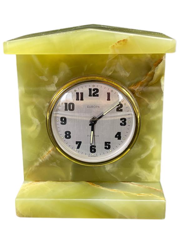EUROPA GREEN ONYX VINTAGE DESK ALARM CLOCK (1 of 6)