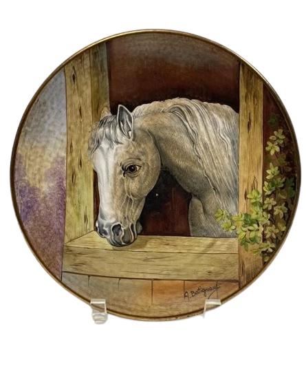 BATIGUAUI HAND PAINTED EQUESTRIAN WALL PLATE 10" (1 of 3)
