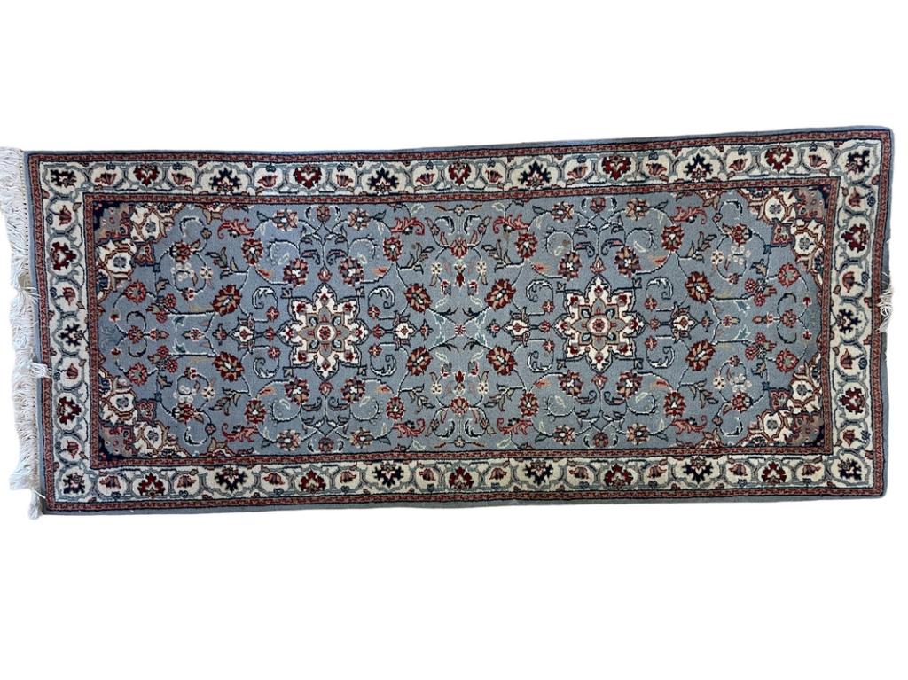 VINTAGE PERSIAN STYLE AREA RUG CARPET RUNNER 70.5" (1 of 4)