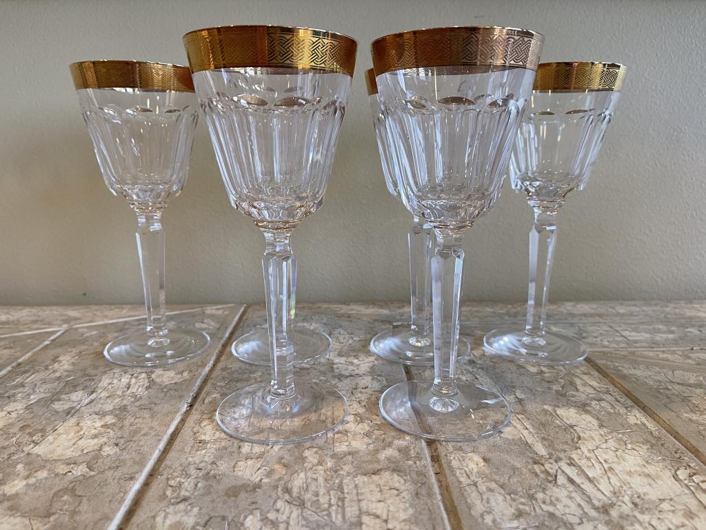 6 KELLS BY WATERFORD CRYSTAL WINE GLASSES: 6 KELLS BY WATERFORD CRYSTAL WINE GLASSES -7 1/4"Very good condition.All items must be picked up by appointment on February 15 or February 16. The home is located in Pga National. Any items not picked
