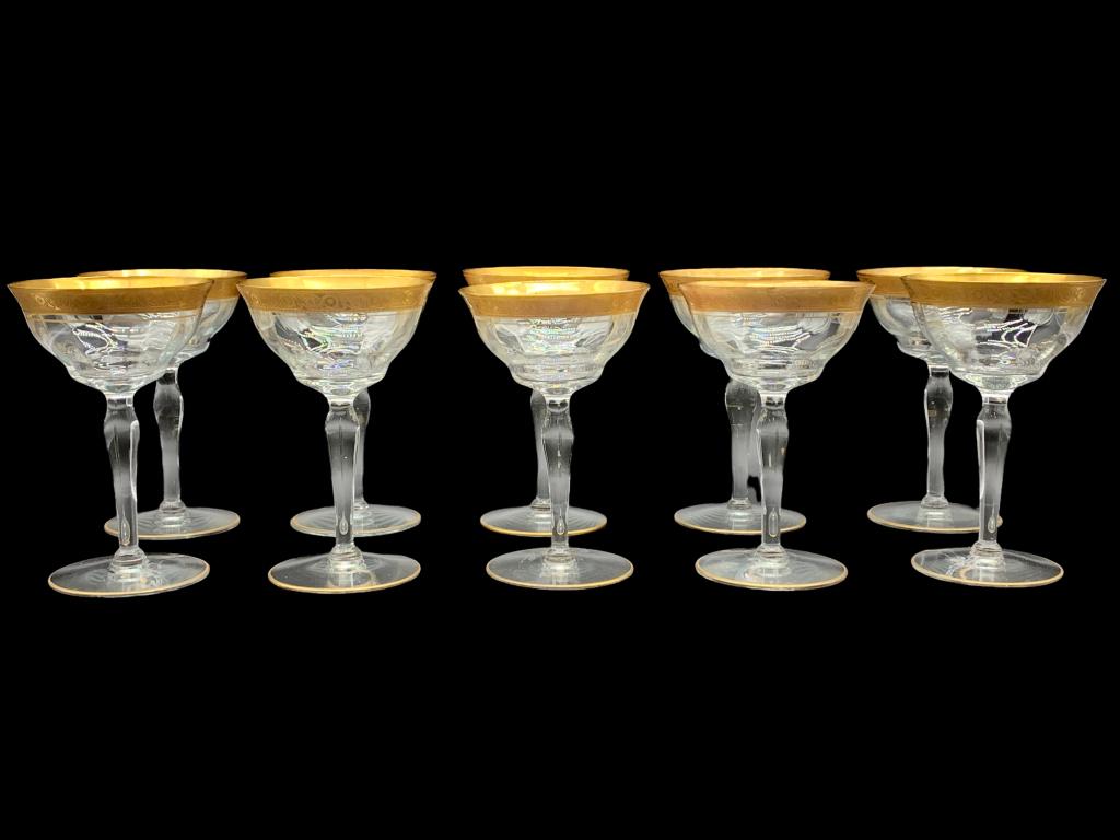 10 VTG GLASTONBURY GOLD LEAF LARGE WINE GLASSES: 10 VTG GLASTONBURY GOLD LEAF LARGE WINE GLASSES- Over 5.75" Tall- Good Pre-Owned Condition Wear Consistent with Age and Use (See Photos)- Note: Some Wear to Gold Leaf (See Photos)- JB51222