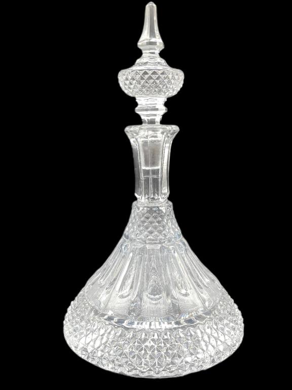 VTG WATERFORD STYLE CRYSTAL DECANTER (1 of 3)
