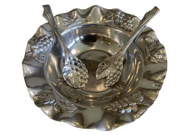 MARIPOSA STYLE SALAD BOWL & SERVING UTENSILS 14": MARIPOSA STYLE SALAD BOWL & SERVING UTENSILS-14" DIAMETER TO BOWL-VERY GOOD CONDITION-DP4622