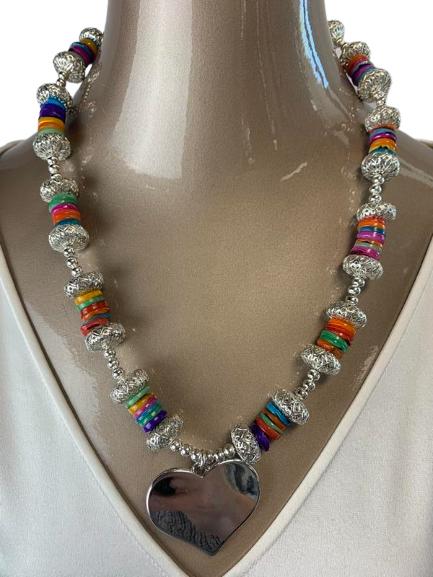 COLORFUL FUN WOODEN BEAD HEART NECKLACE (1 of 4)