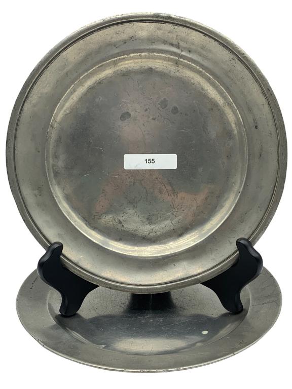 2 VTG ENGLISH PEWTER 9" LARGE DINNER PLATES (1 of 4)