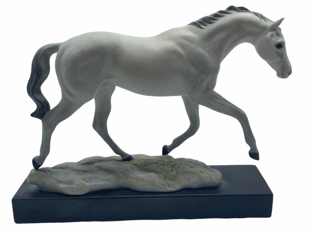 THE CYBIS "STALLION HORSE BY LYNN BROWN (1 of 5)