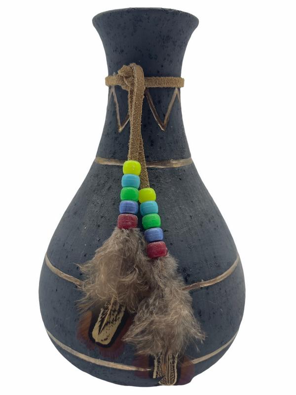 HANDCRAFTED VINTAGE CERAMIC VASE (1 of 4)