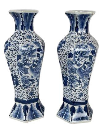 PAIR OF MAITLAND SMITH BLUE & WHITE VASES 15" (1 of 2)