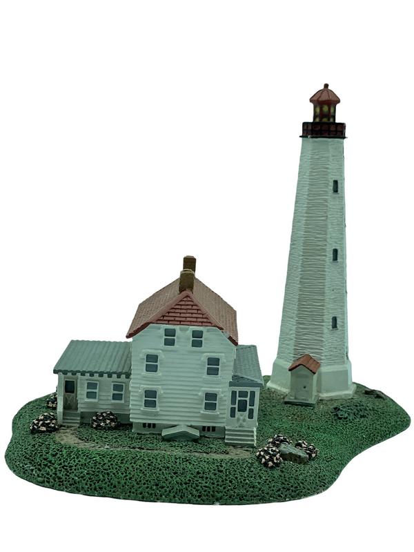 DANBURY MINT SANDY HOOK LIGHTHOUSE FIGURINE (1 of 4)