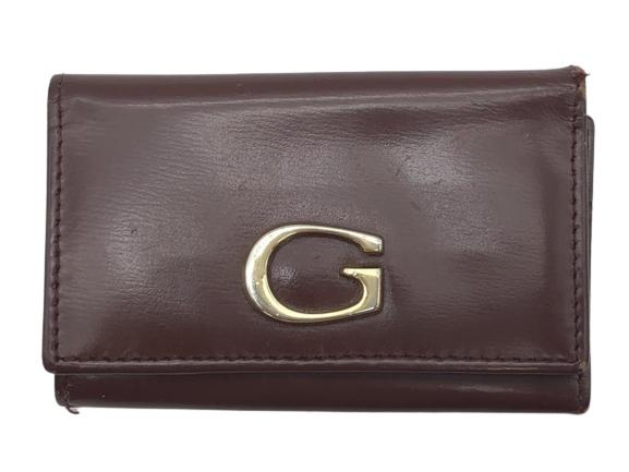 GUCCI BROWN LEATHER 5 KEY HOLDER: Gucci 5 Key Holder-Brown-Smooth Calfskin Leather-9*6*1cm-033.0416.08- AAT2825-ALL BAGS HAVE BEEN AUTHENTICATED AND COAS ARE AVAILABLE THIRD PARTY SHIPPING OR LOCAL PICKUP REQUIRED ON ALL ITEMS. A list