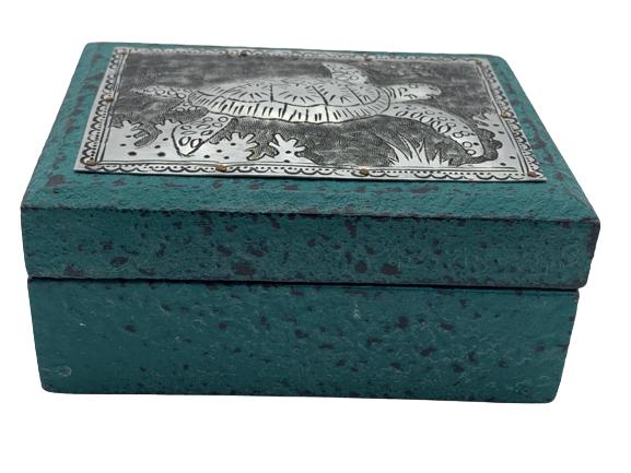 TURTLE MOTIF TRINKET BOX: TURTLE MOTIF TRINKET BOX THIRD PARTY SHIPPING OR LOCAL PICKUP REQUIRED ON ALL ITEMS. A list of shippers can be found in our Shipping Policy and in our Terms & Conditions of each auction, and also 