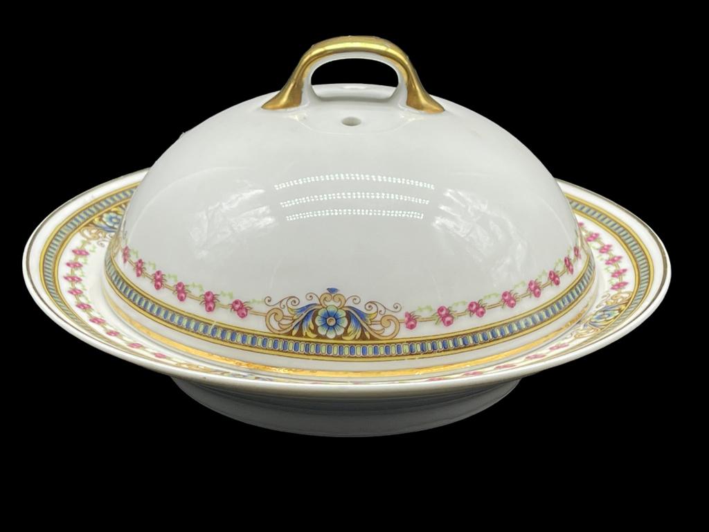 L. BERNARDAUD LIMOGES COVERED CHEESE DISH: L. BERNARDAUD LIMOGES FRANCE COVERED CHEESE DISH -VERY GOOD PREOWNED CONDITION THIRD PARTY SHIPPING REQUIRED ON ALL ITEMS. A list of shippers can be found in our Shipping Policy and in our Terms &