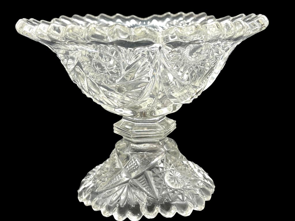 VINTAGE CUT GLASS CANDY DISH: VINTAGE CUT GLASS CANDY DISH