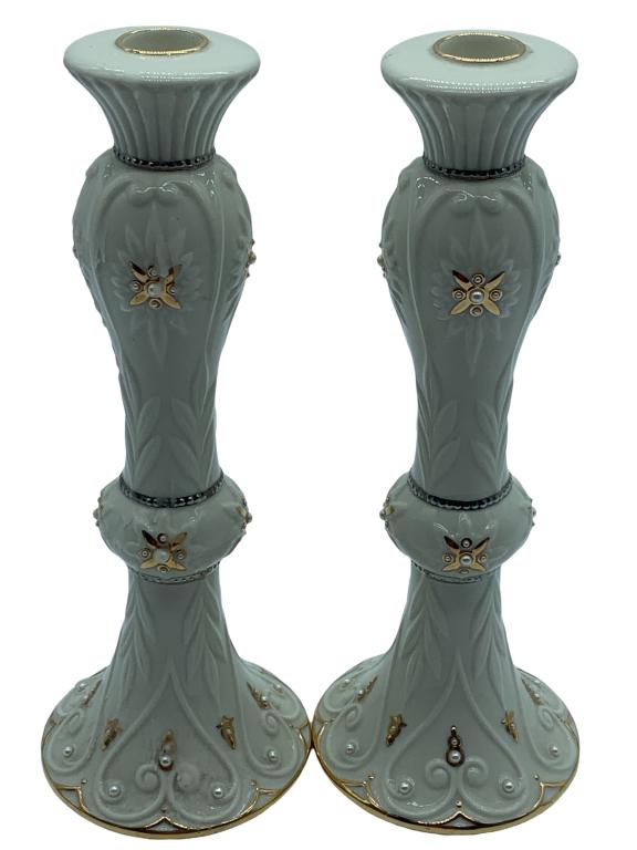 PAIR OF LENOC 22K GOLD TRIMMED CANDLESTICKS: PAIR OF LENOC 22K GOLD TRIMMED CANDLESTICKS