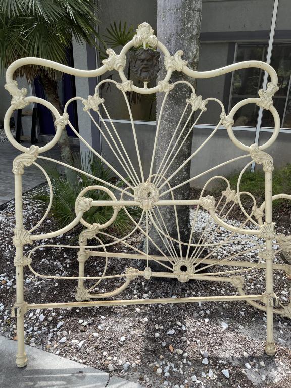 ANTIQUE CAST IRON BED HEADBOARD FOOTBOARD (1 of 6)
