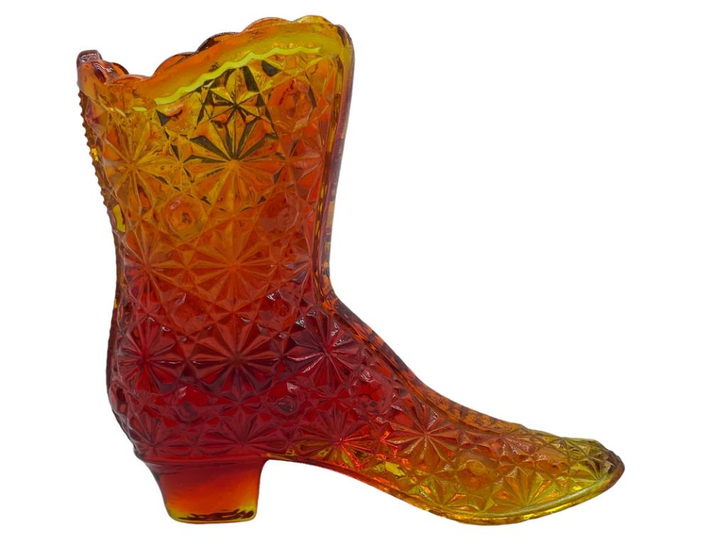 VTG COLLECTIBLE ORANGE GLASS FENTON BOOT 4": VTG COLLECTIBLE ORANGE GLASS FENTON BOOT --4" HEIGHT APPROX-VERY GOOD PRE OWNED CONDITION-DP7522 THIRD PARTY SHIPPING REQUIRED ON ALL ITEMS. A list of shippers can be found in our Shipping Policy and