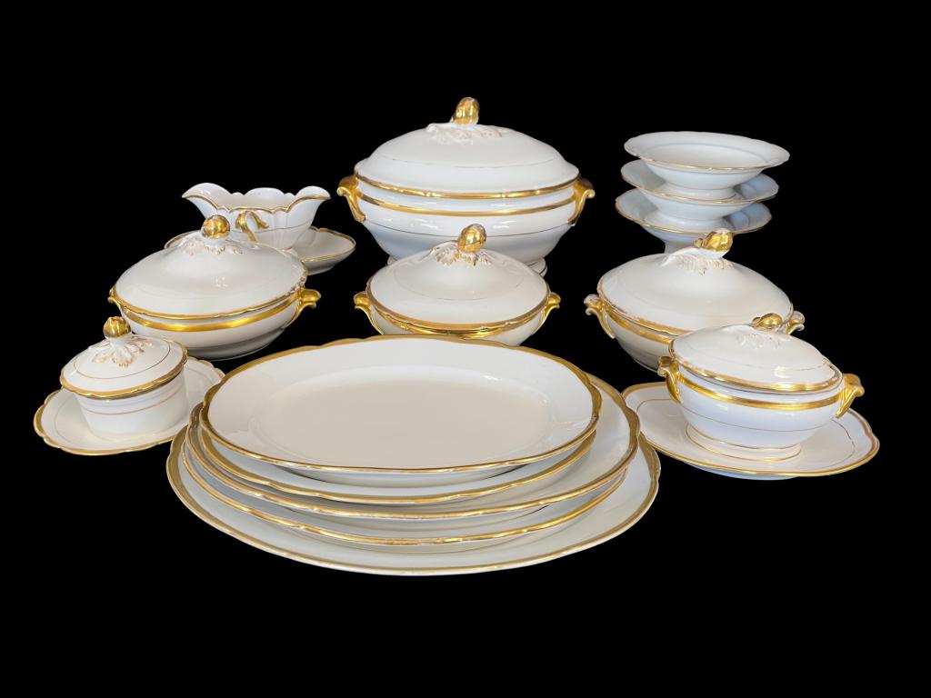 15pc FRENCH ANTIQUE GOLD RIM PORCELAIN SERVING SET: 15 PIECE FRENCH ANTIQUE GOLD RIM PORCELAIN SERVING SET | LIMOGES STYLE TABLEWARE FRANCE -5 SERVING PLATTERS-2 13" -2 15-1 17"-3 COVERED VEGETABLE BOWLS 10"-1 LARGE COVERED TUREEN 15"-1 GRAVY BOAT 11"-
