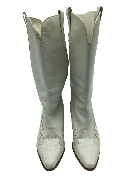 BALDININI NEUTRAL LEATHER BOOTS SZ 38: BALDININI NEUTRAL LEATHER BOOTS SZ 38 -HEELS NEED REPLACING...SEE ALL PICS-OTHERWISE GOOD CONDITION
