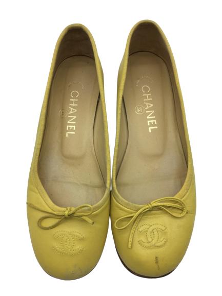 VTG CHANEL LEATHER YELOW FLATS SZ 36.5 (1 of 3)