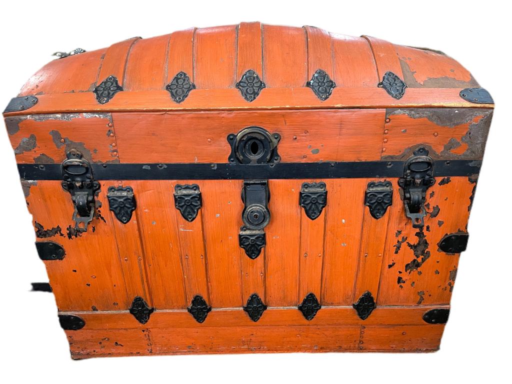 ANTIQUE DOME TOP METAL BOUND DOWRY CHEST: ANTIQUE DOME TOP METAL BOUND DOWRY CHEST